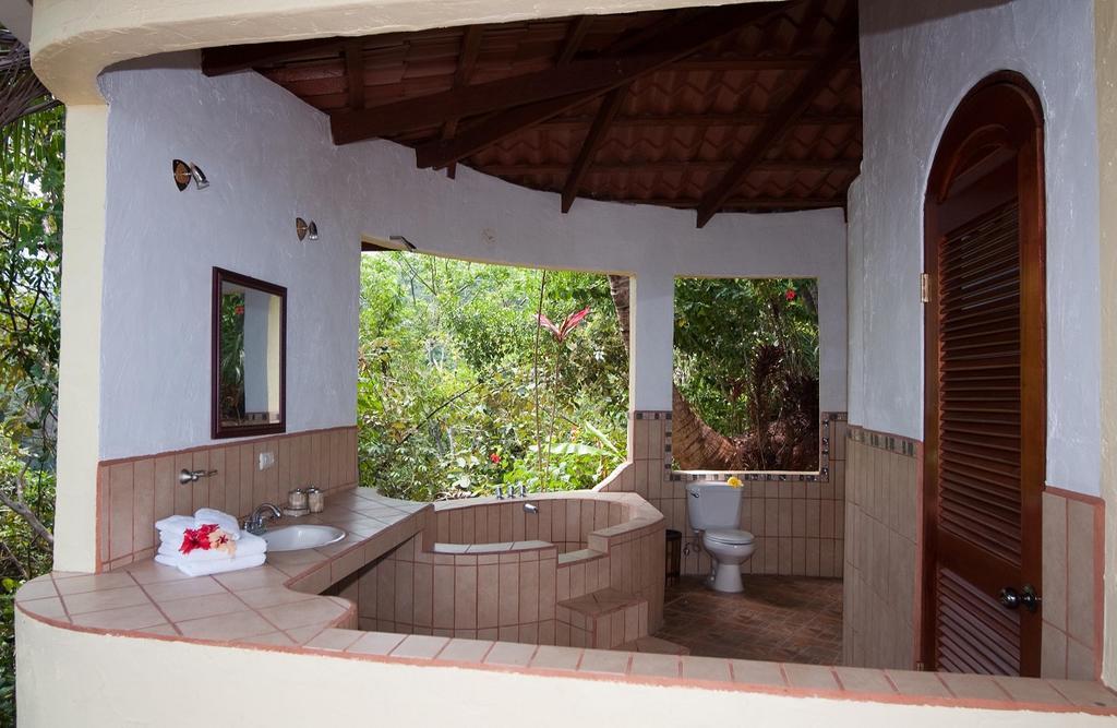 Lagunavista Villas Carate Exterior foto